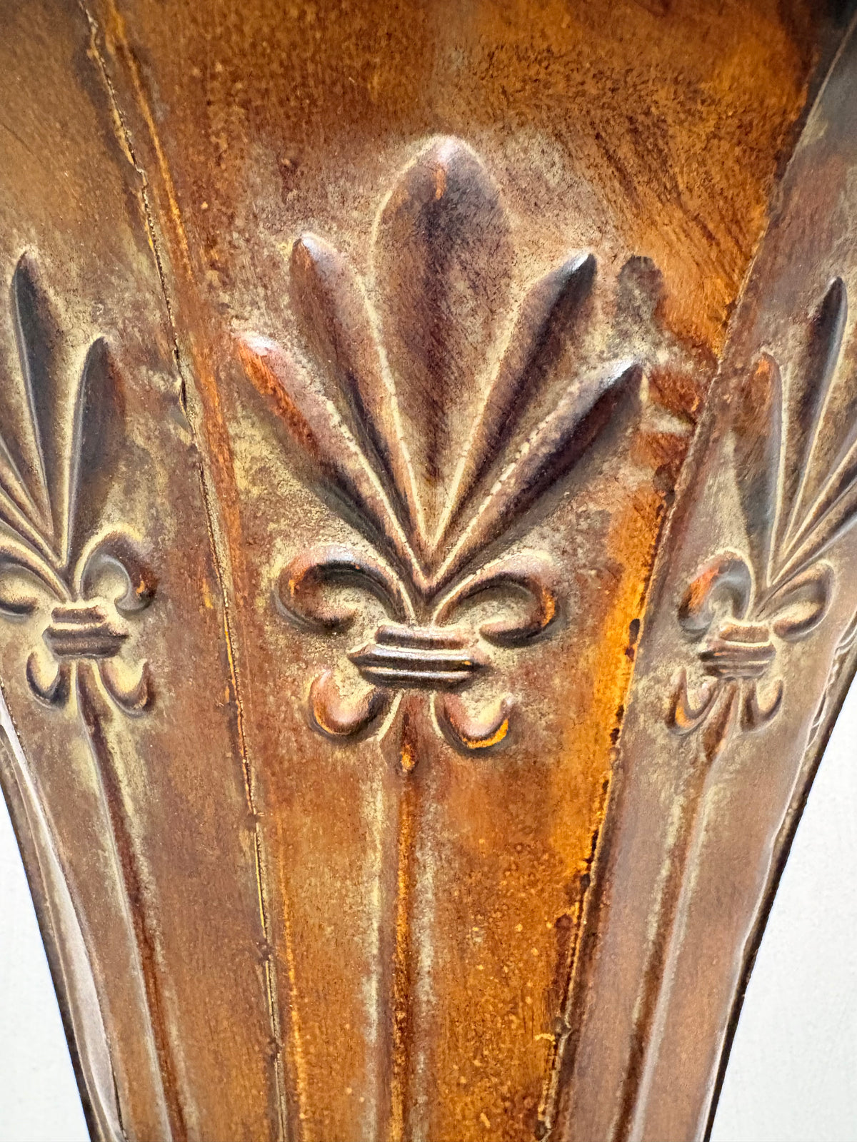 Vintage Metal Umbrella-Shaped Wall Hanging