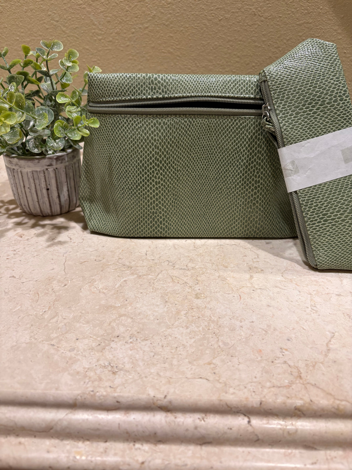 2-Piece Green Clinique Makeup Bag Set