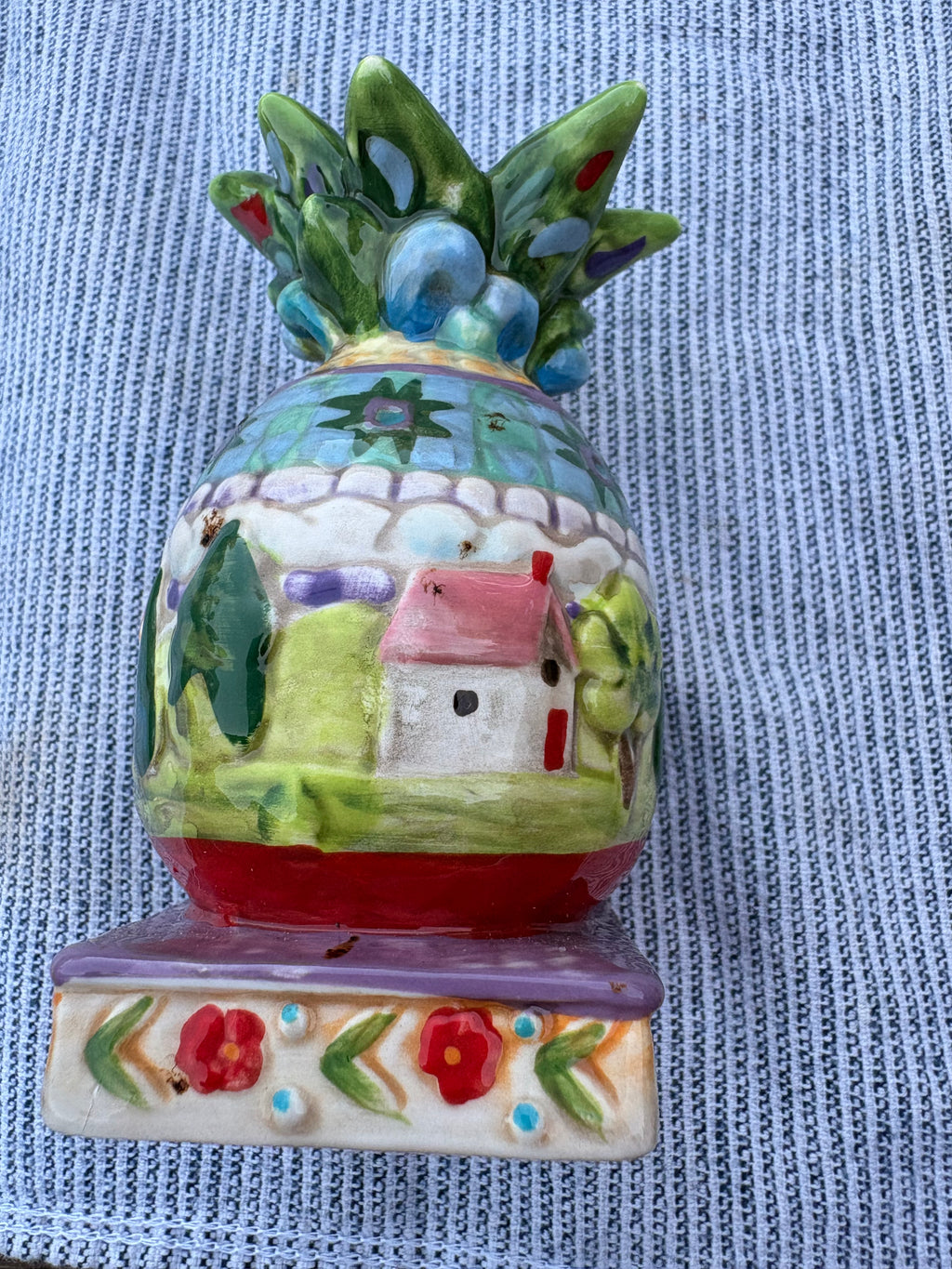 Jim Shore Crafted Int. Pineapple Salt & Pepper Shaker Set
