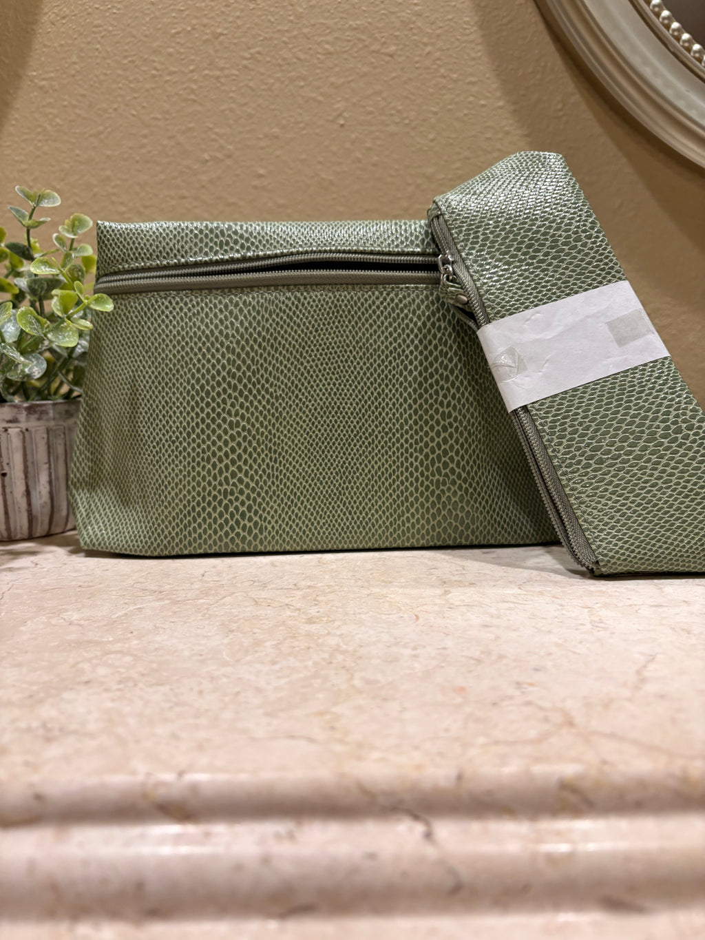 2-Piece Green Clinique Makeup Bag Set