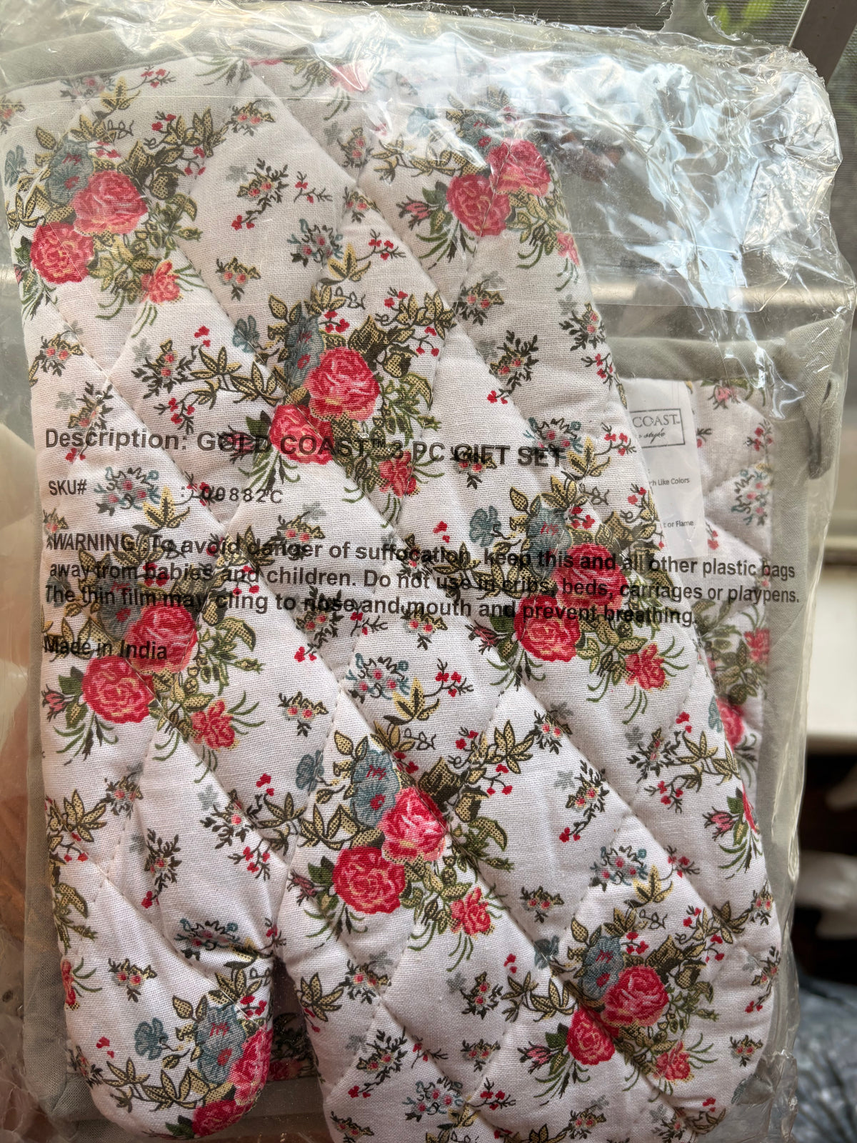 Floral Oven Mitt and Pot Holders by Gold Coast