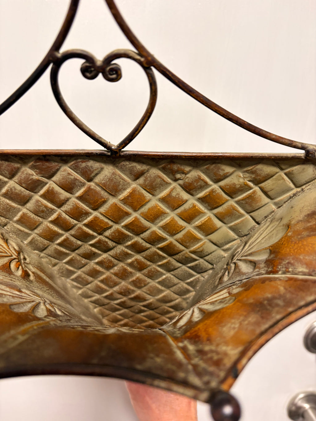 Vintage Metal Umbrella-Shaped Wall Hanging