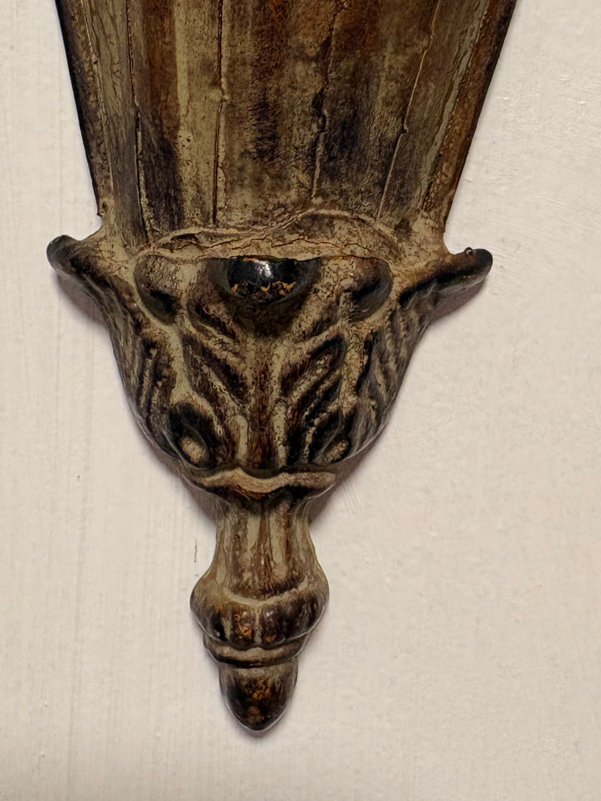 Vintage Metal Umbrella-Shaped Wall Hanging