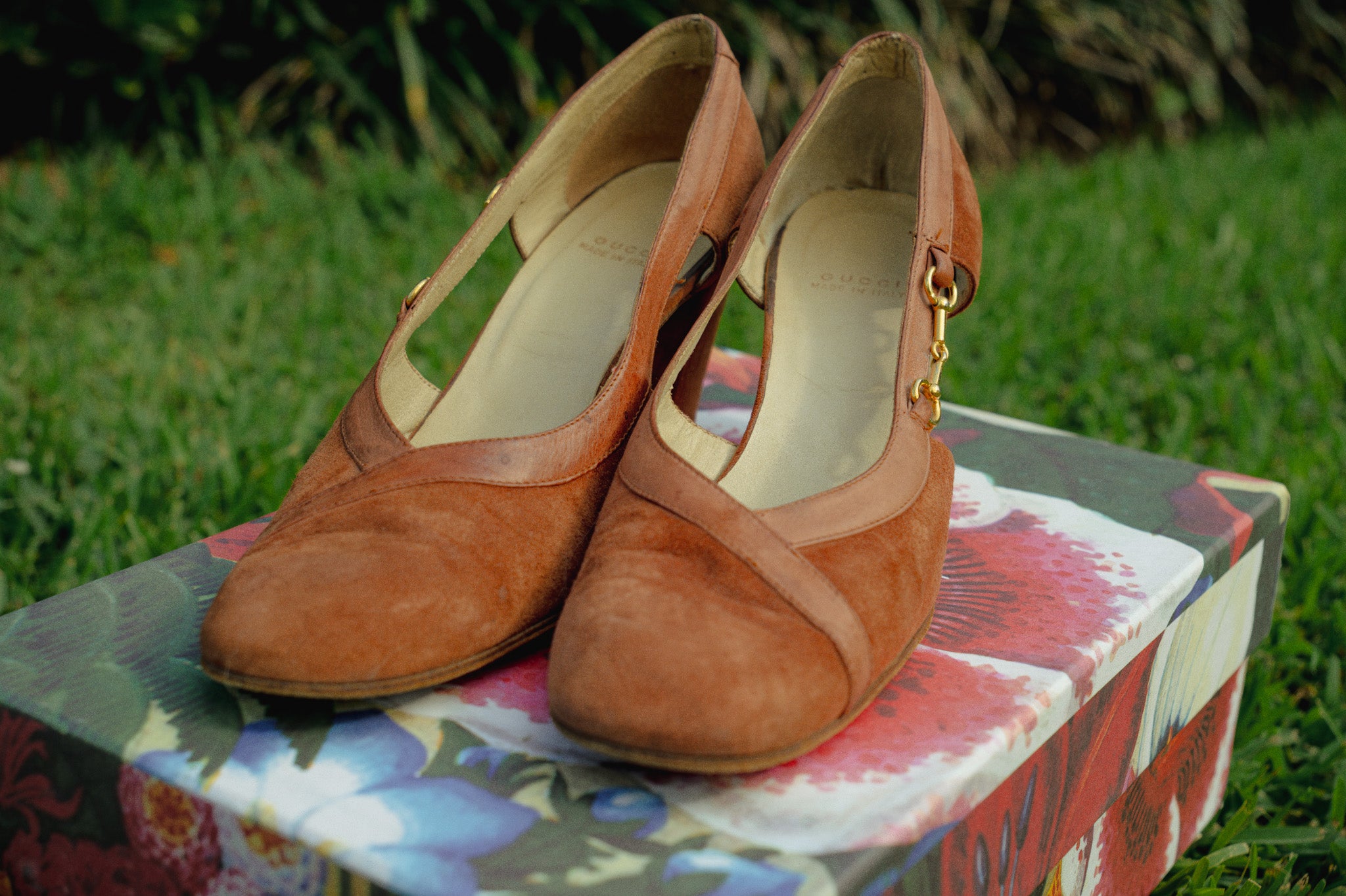 Vintage Gucci Caramel Suede Pumps