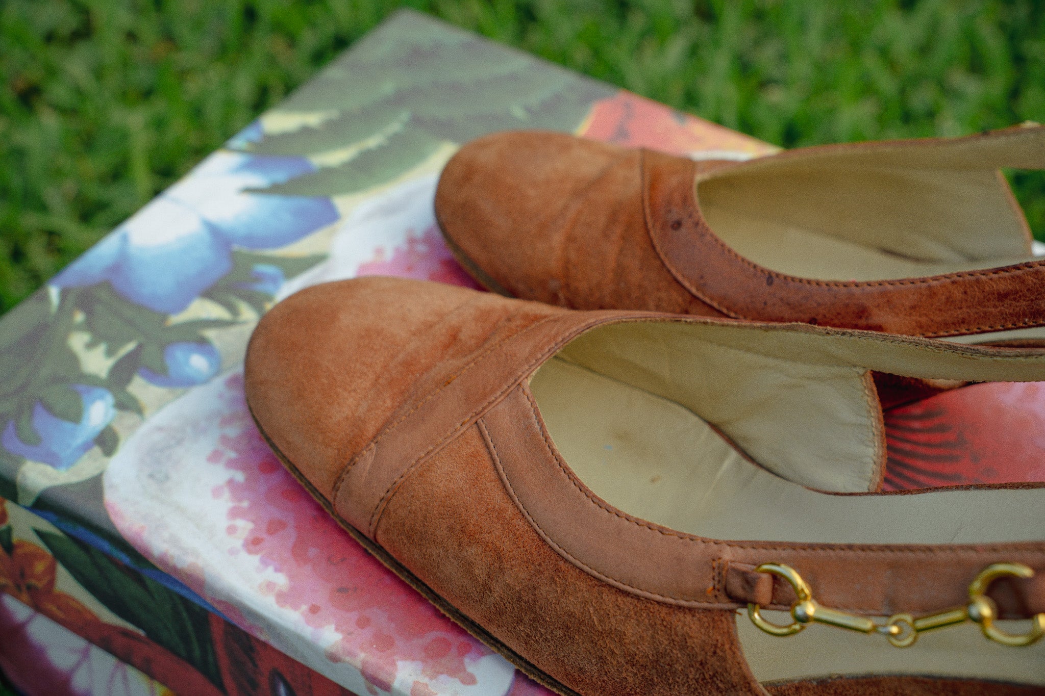 Vintage Gucci Caramel Suede Pumps
