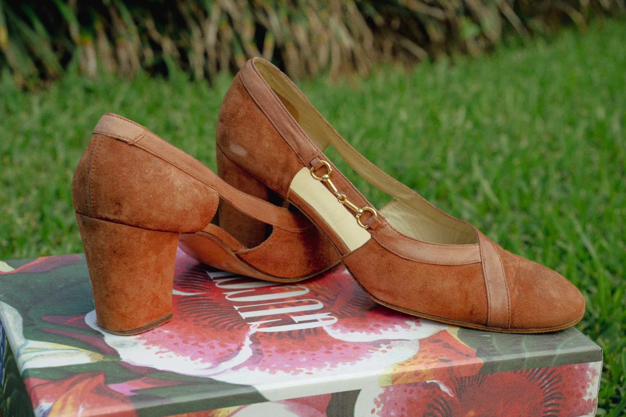 Vintage Gucci Caramel Suede Pumps
