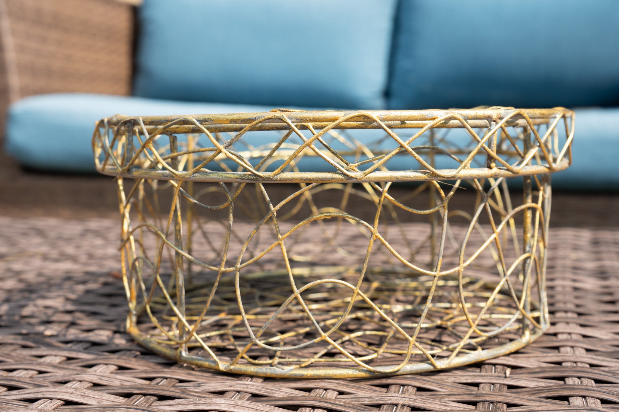 Gold Metal Wire Basket with Lid & Floral Paris Picture