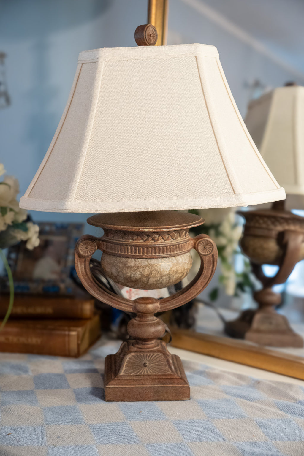 Hampton Bay Urn Style Lamp