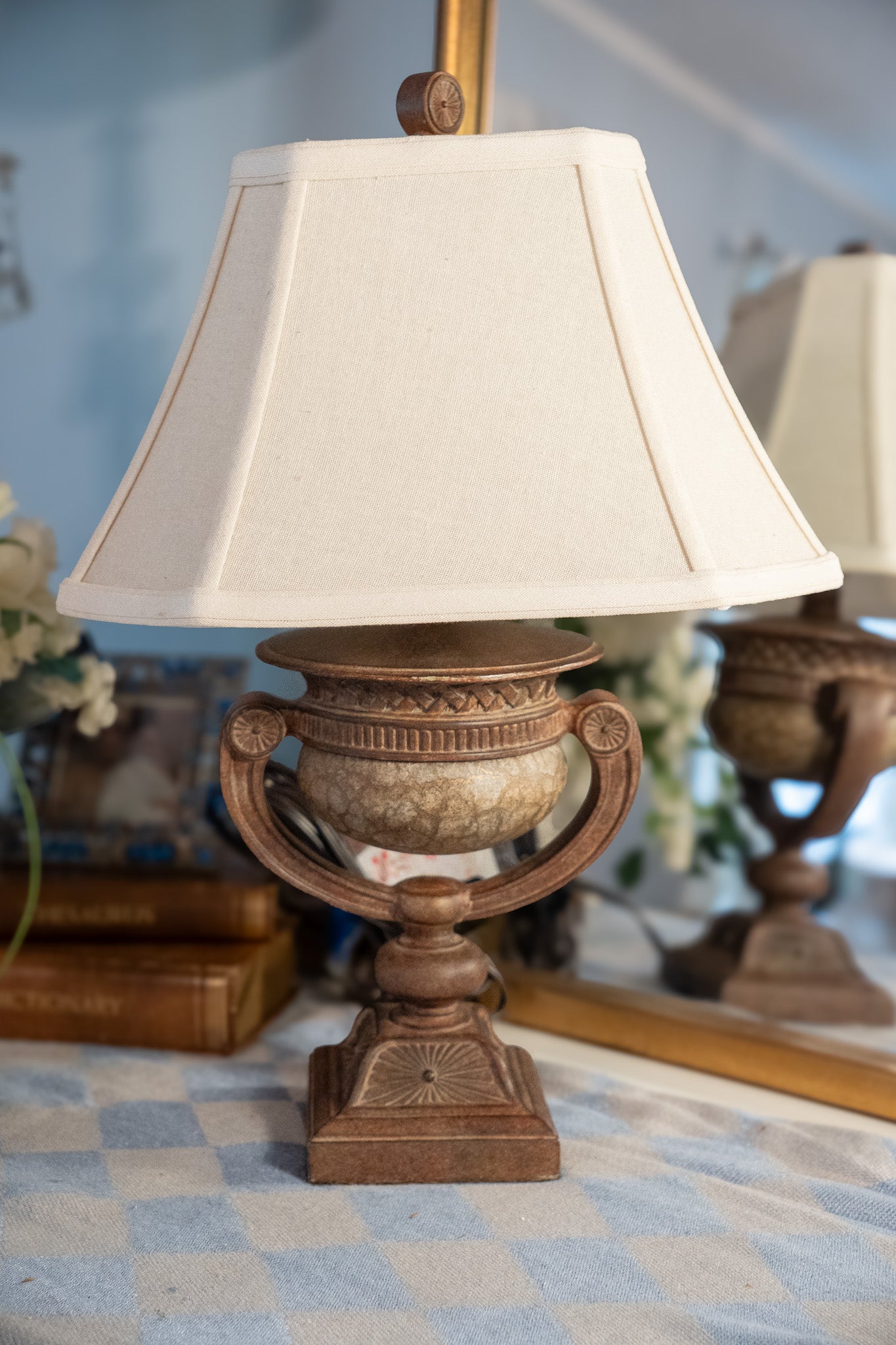Hampton Bay Urn Style Lamp