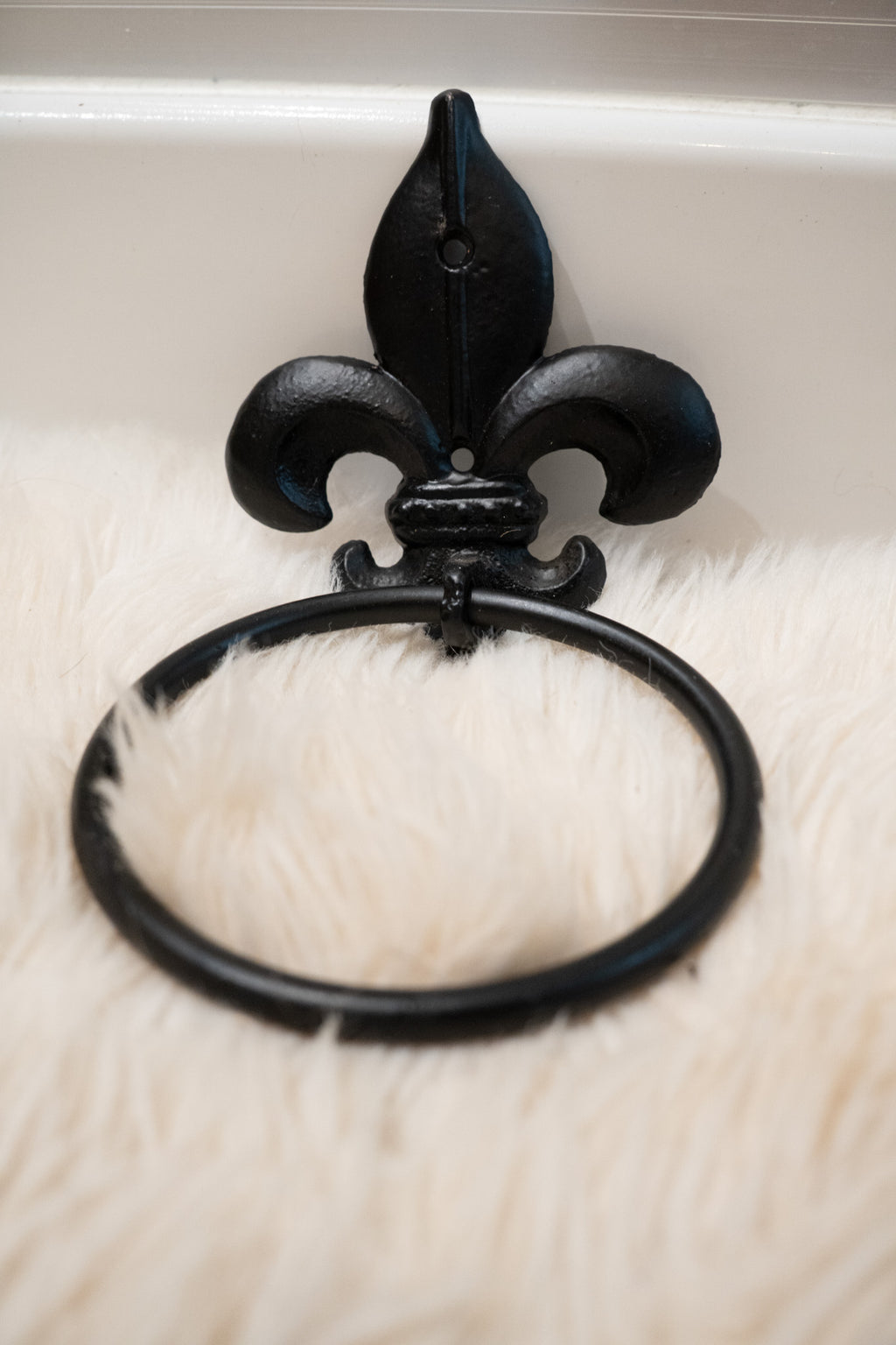 Fleur de Lis Metal Towel Hanger