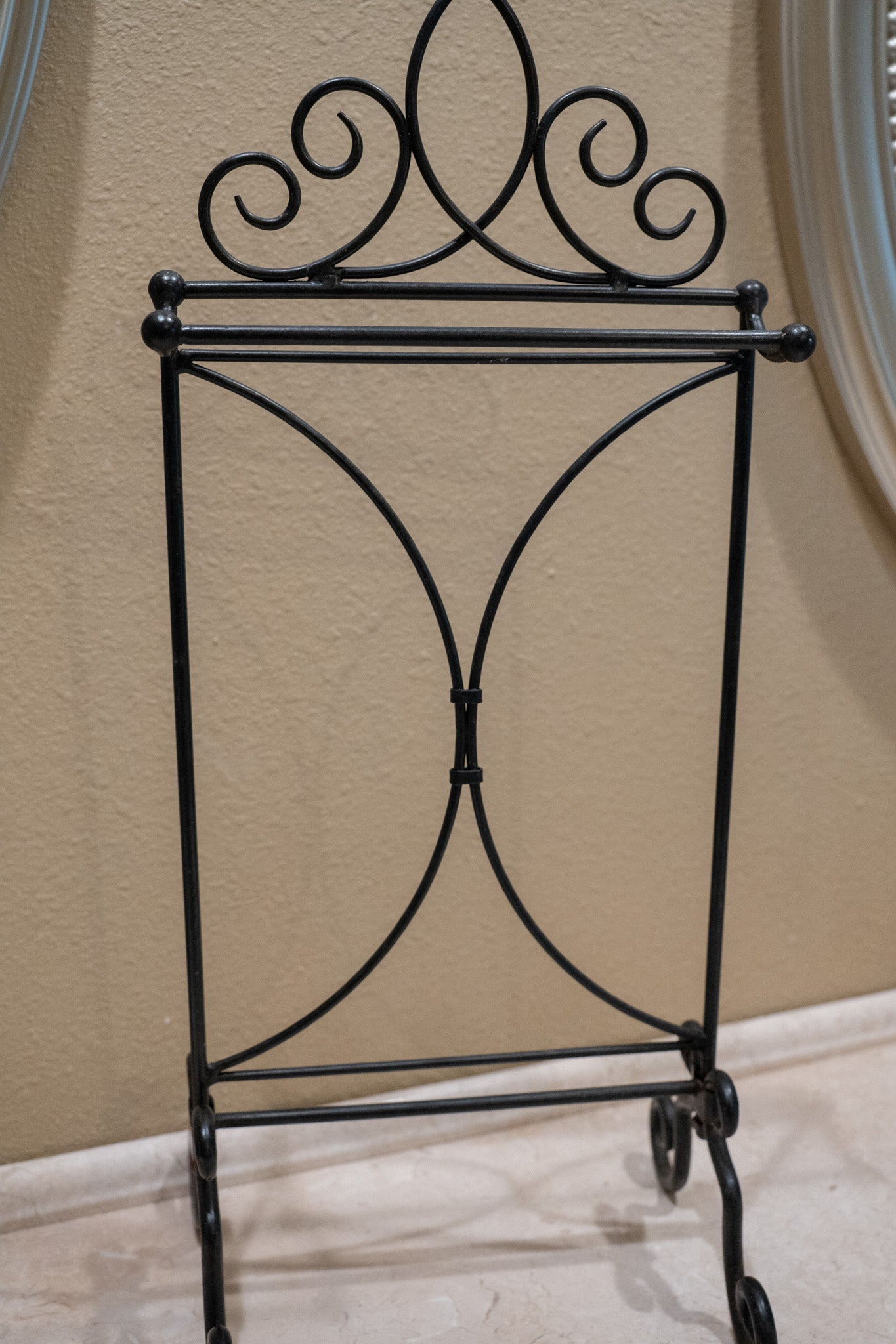 Metal Southern Living Hand Towel Stand