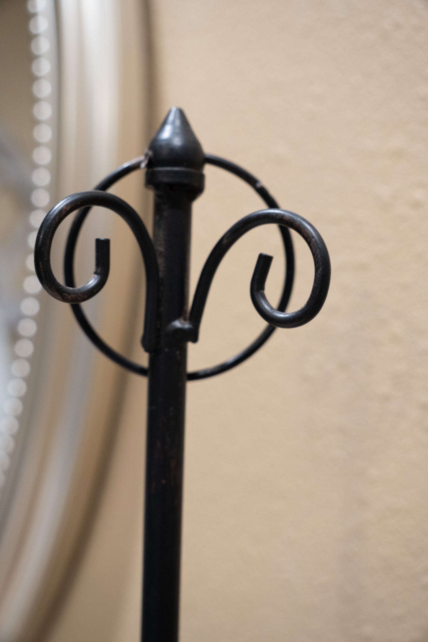 Metal Towel Holder Stand – 23" Tall