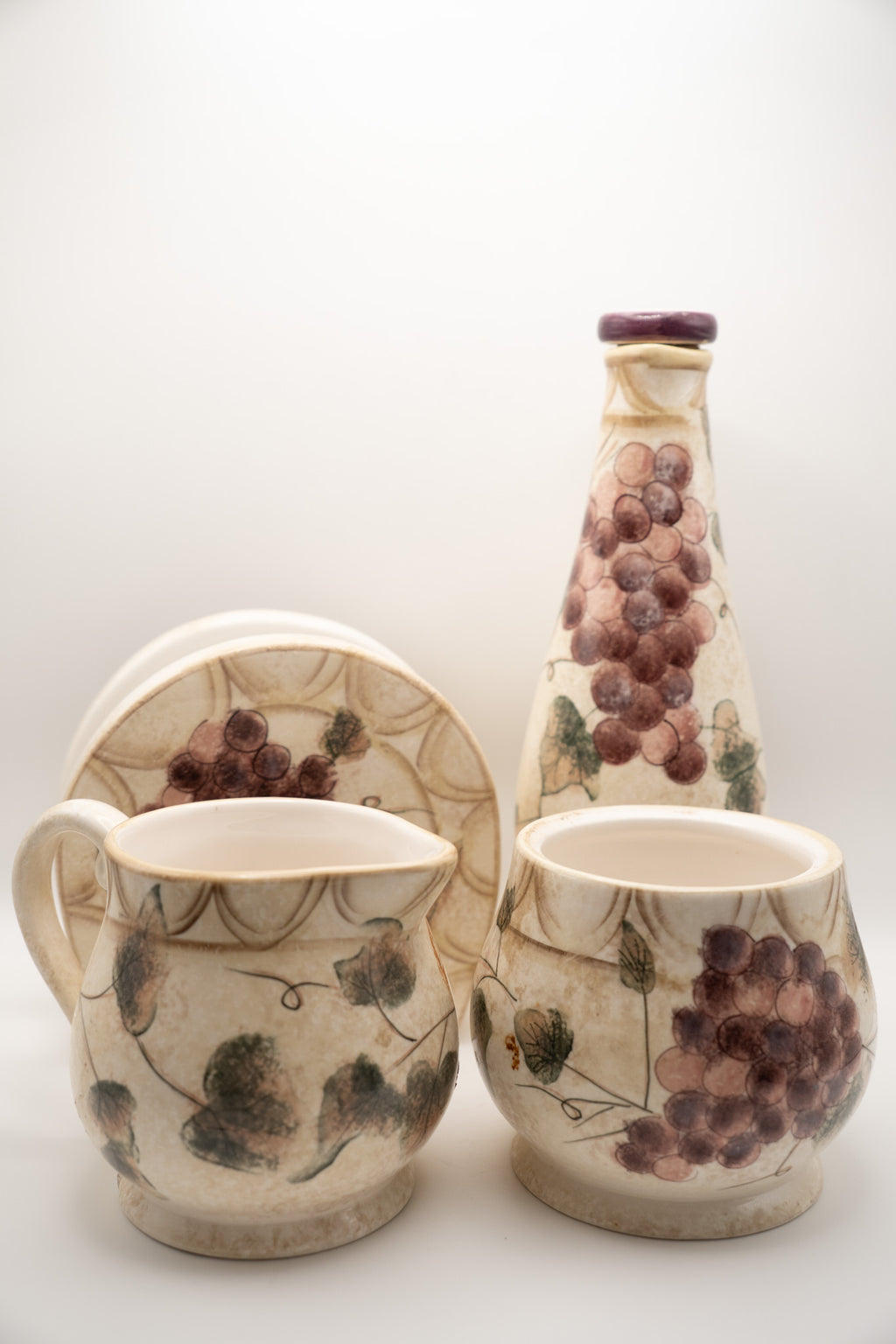 Vintage Oneida Grape & Ivy 4-Piece Set