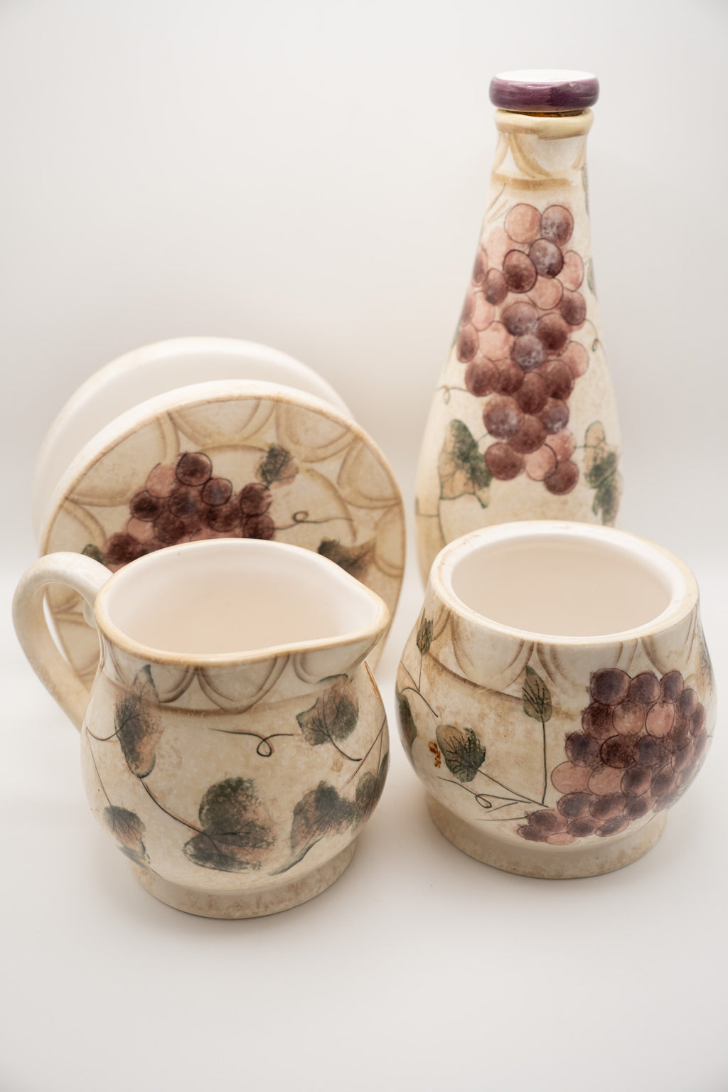 Vintage Oneida Grape & Ivy 4-Piece Set
