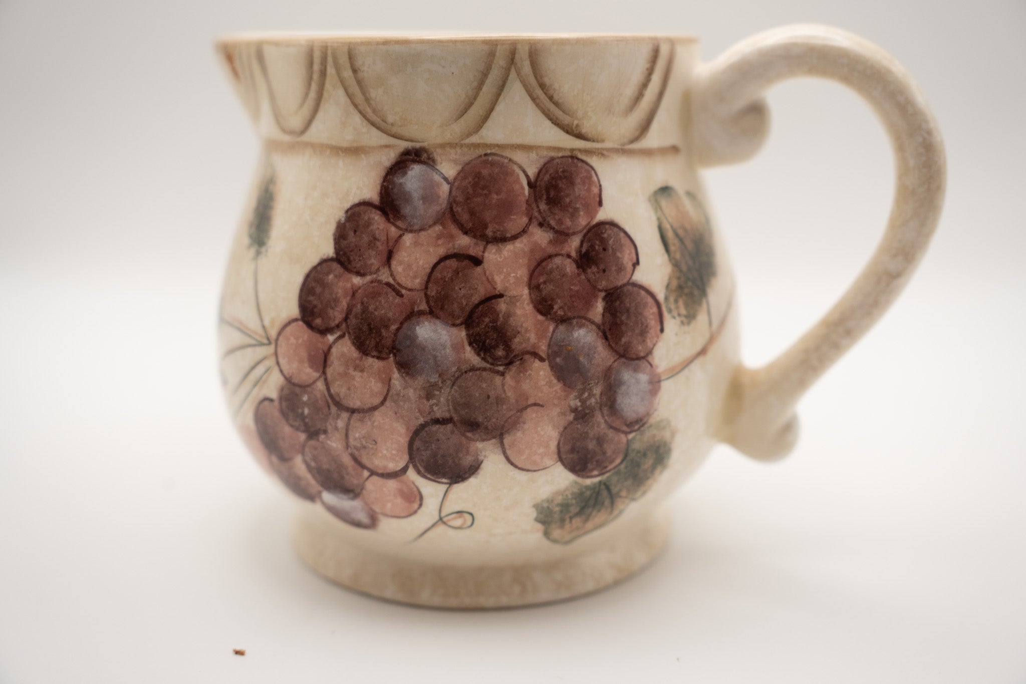Vintage Oneida Grape & Ivy 4-Piece Set