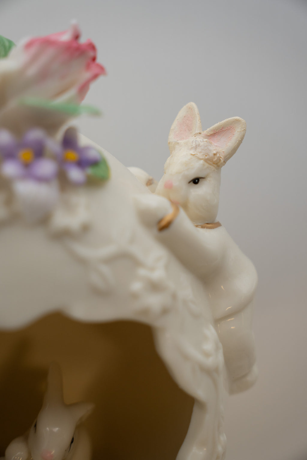Vintage Porcelain Bunny Family Scene Lamp