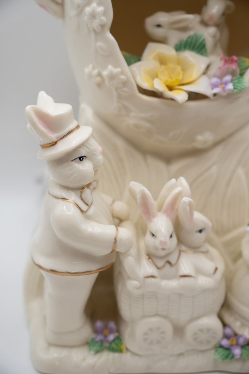 Vintage Porcelain Bunny Family Scene Lamp