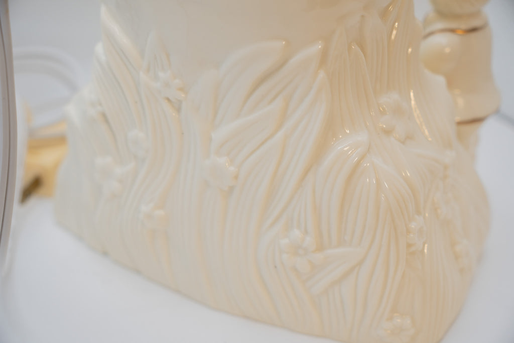 Vintage Porcelain Bunny Family Scene Lamp