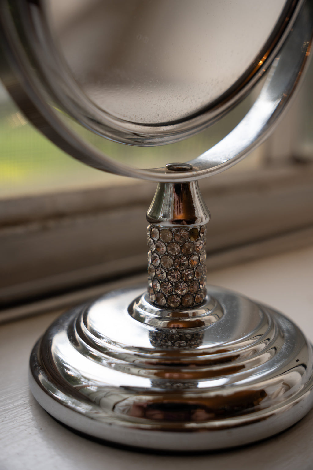 Mini 2-Way Flip Stand-Up Makeup Mirror