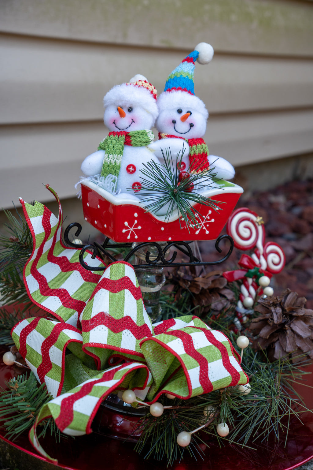Snowmen in Sleigh Centerpiece