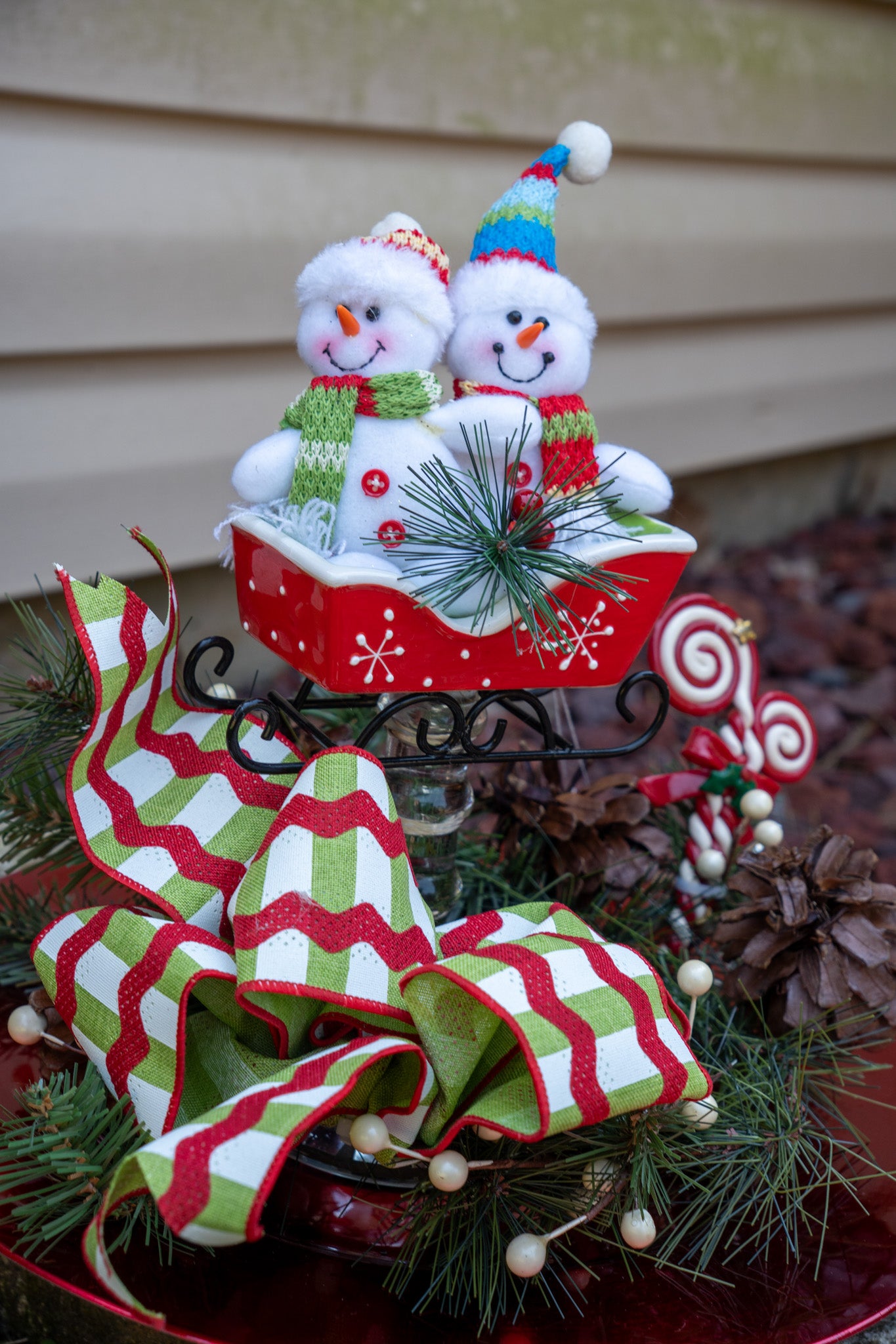 Snowmen in Sleigh Centerpiece