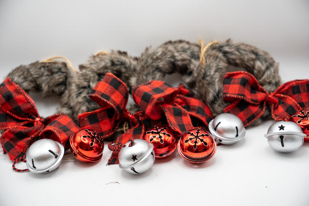 Fur Wreath & Bells Ornament Set — 4-Pc