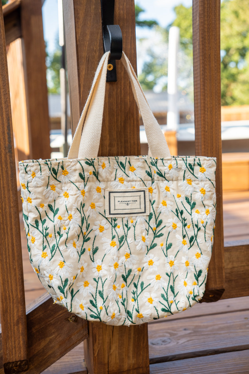 Small Tote Bag with Embroidered Flowers — "Pleasant Time"
