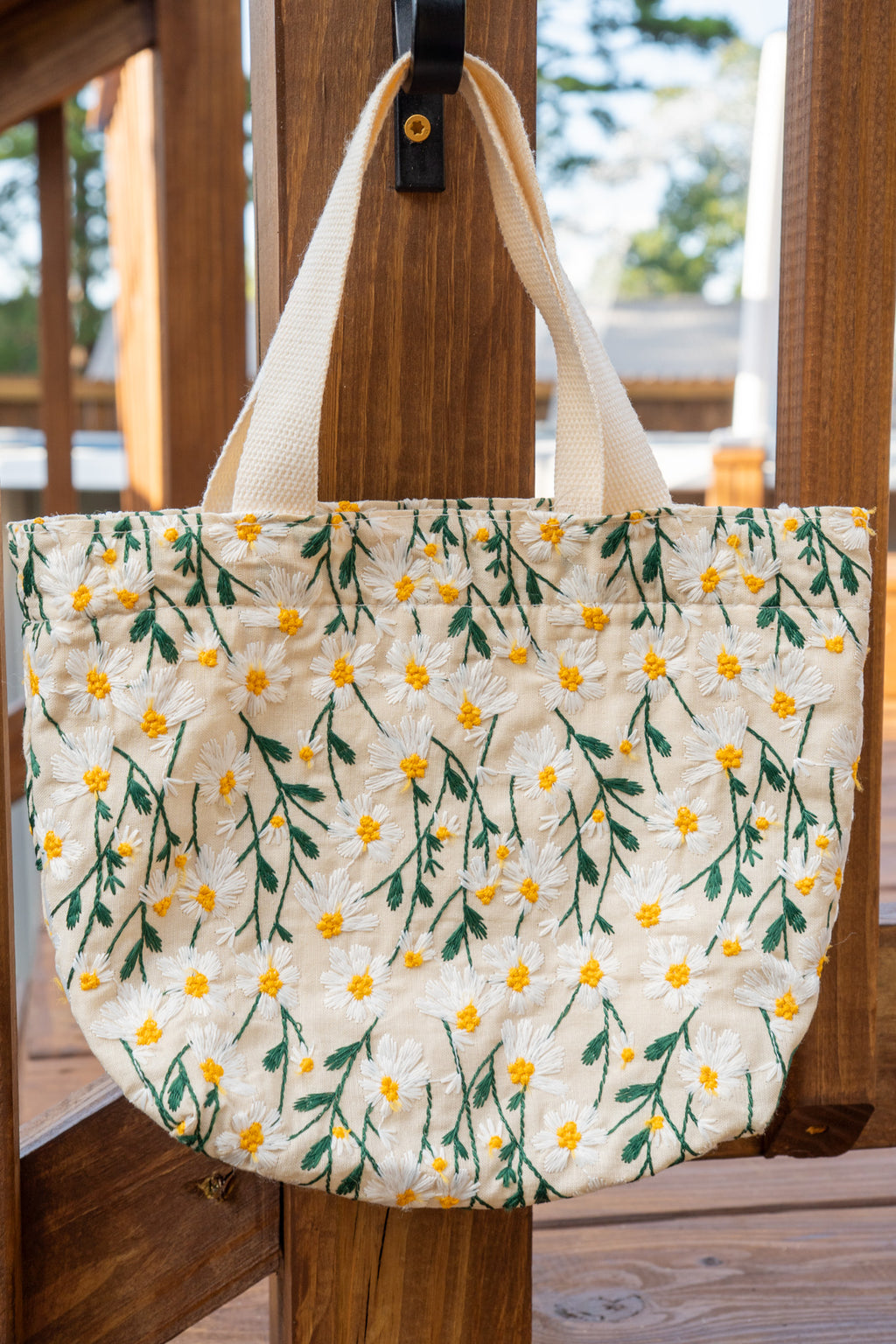 Small Tote Bag with Embroidered Flowers — "Pleasant Time"