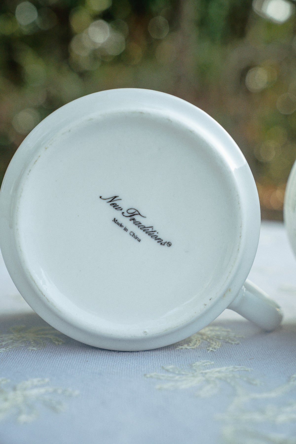 Embossed White Ceramic Coffee Mug Set