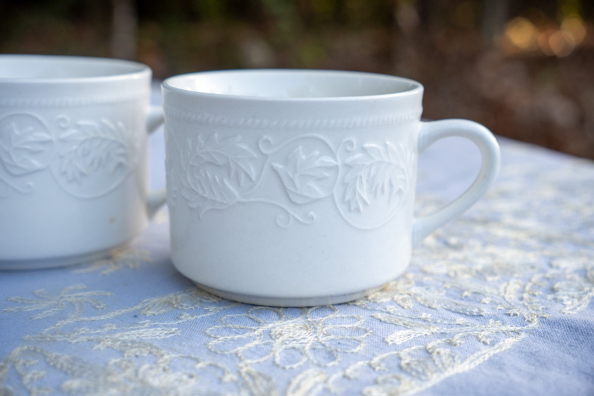 Embossed White Ceramic Coffee Mug Set