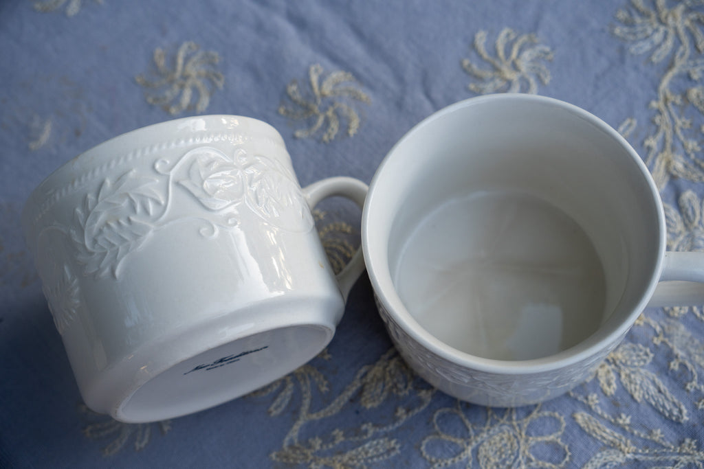 Embossed White Ceramic Coffee Mug Set