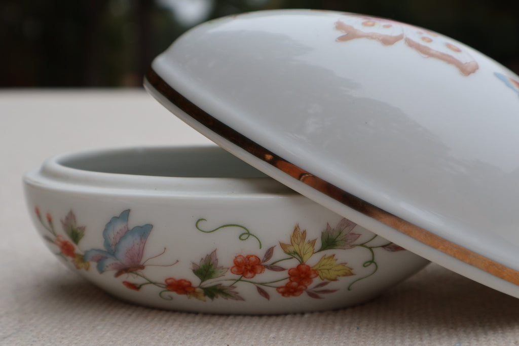 Vintage Avon “Butterfly Fantasy” Porcelain Egg-Shaped Trinket Box – 1974