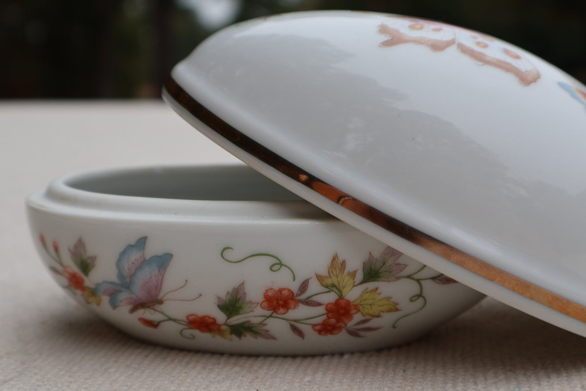 Vintage Avon “Butterfly Fantasy” Porcelain Egg-Shaped Trinket Box – 1974