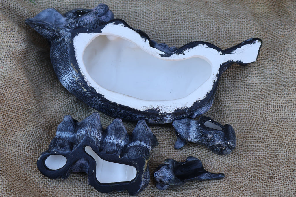 Vintage Black Ceramic Momma Pig & Six Piglets – 4-Piece Set